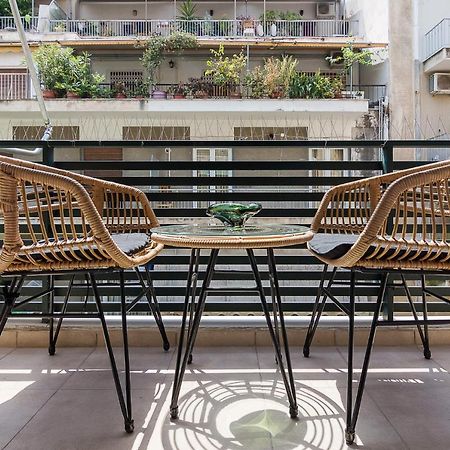 Bright And Spacious 2-Bedrooms Apartment In Афины Экстерьер фото