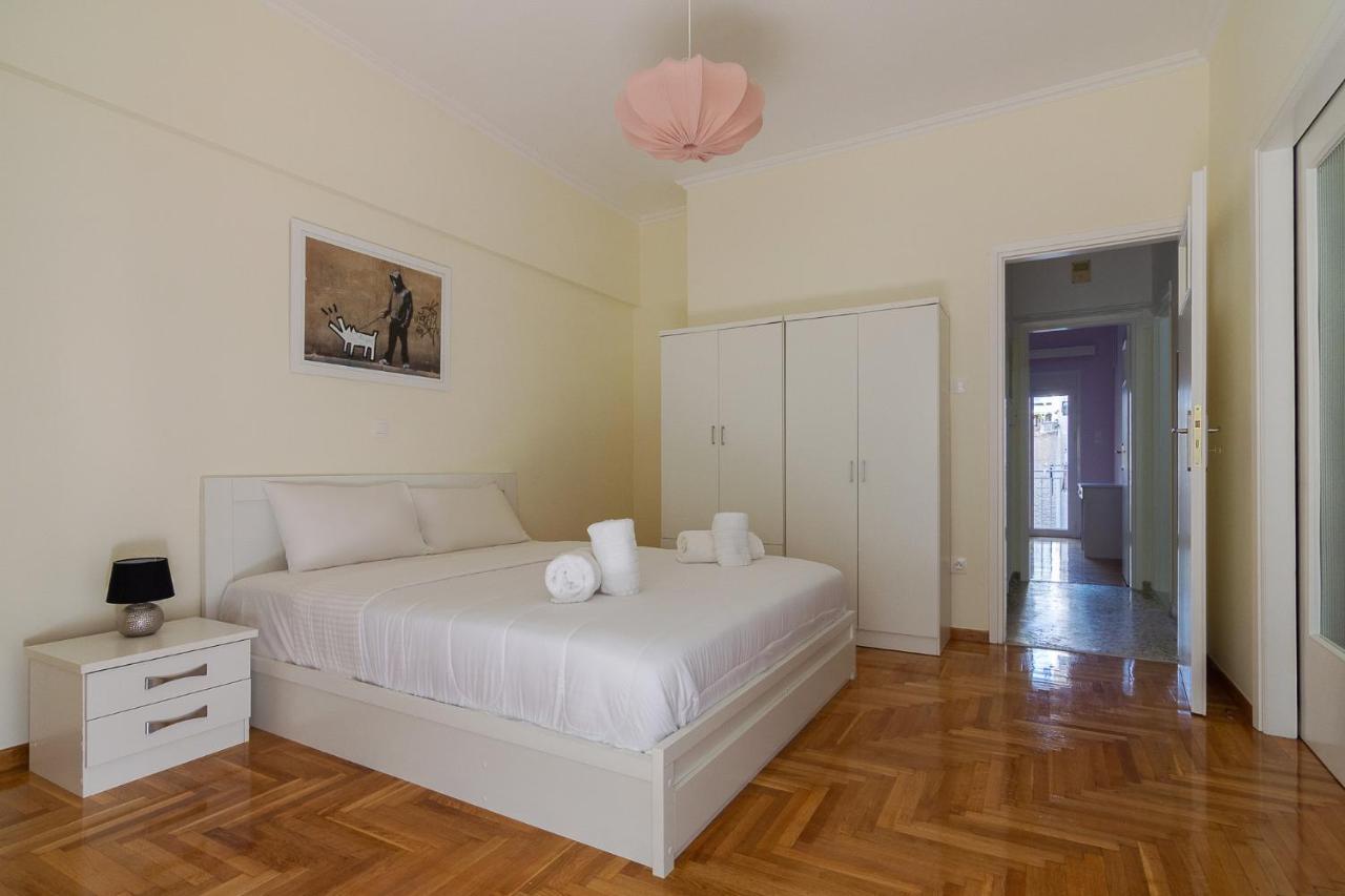 Bright And Spacious 2-Bedrooms Apartment In Афины Экстерьер фото